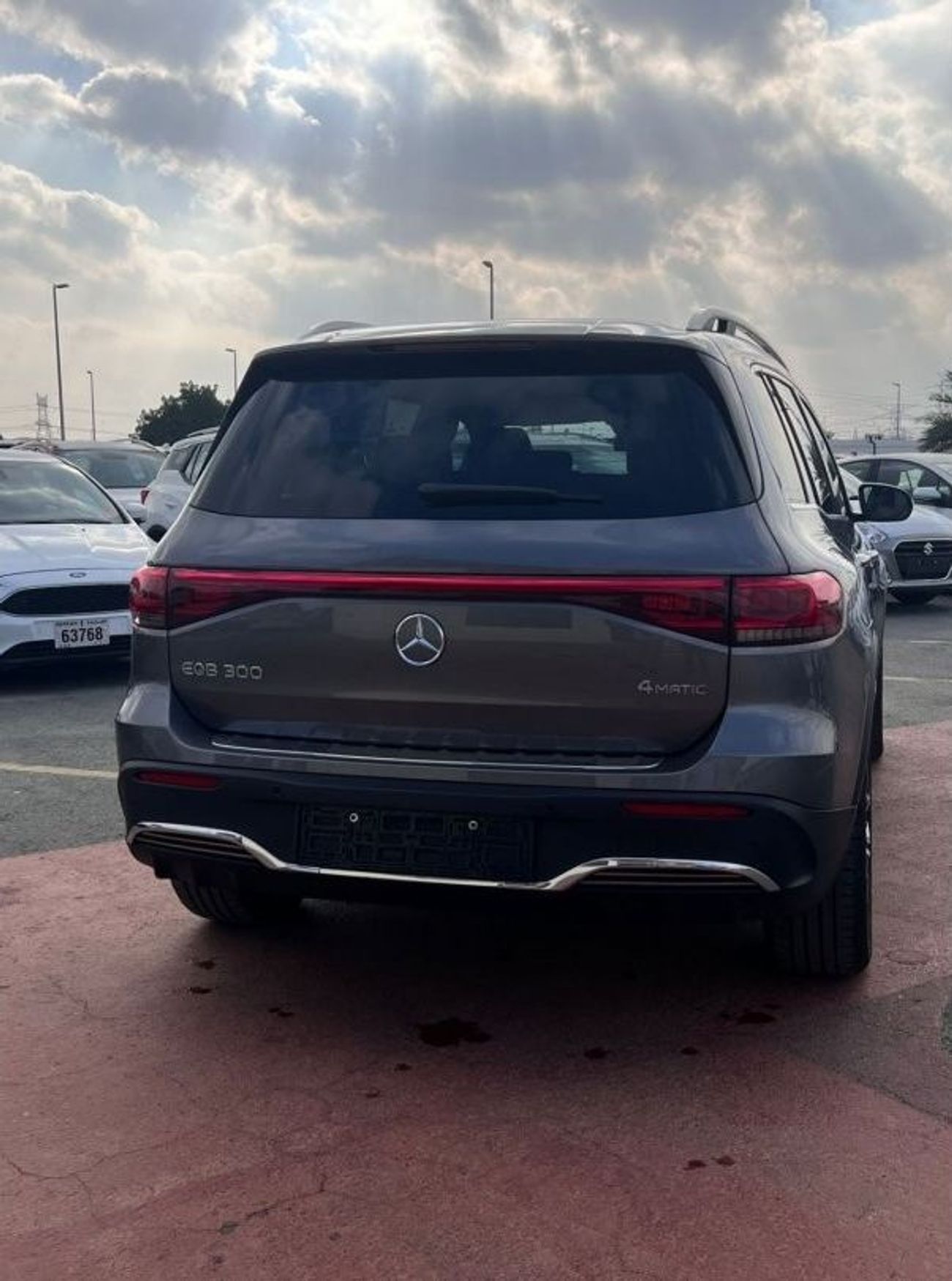 Mercedes-Benz EQB 300 Mercedes-Benz EQB300 4MATIC