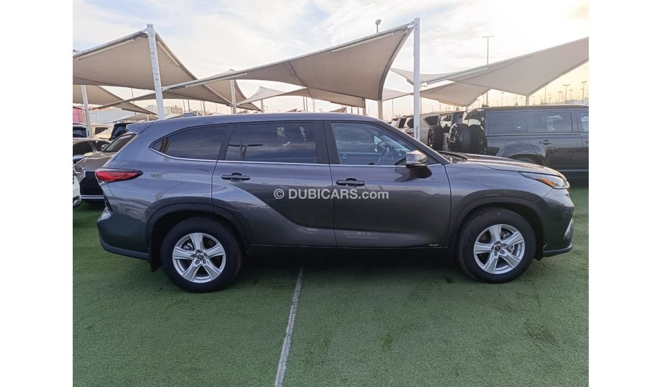 تويوتا هايلاندر Toyota Highlander 2023 Hybrid.The car is in excellent condition, not damaged, not painted, history i