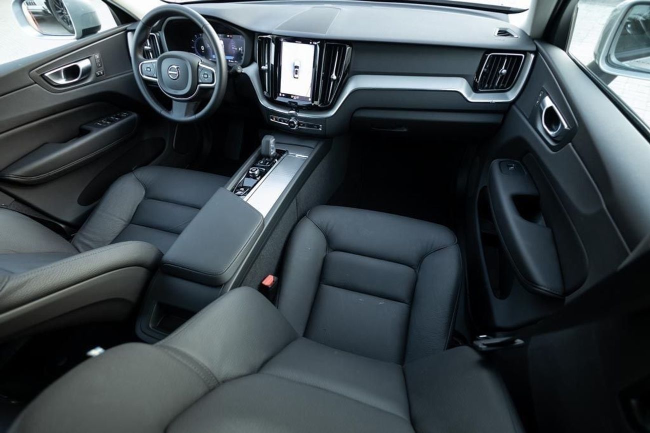 Volvo XC60 Volvo XC60 B5 Core 2024 GCC under Agency Warranty with Flexible Down-Payment.