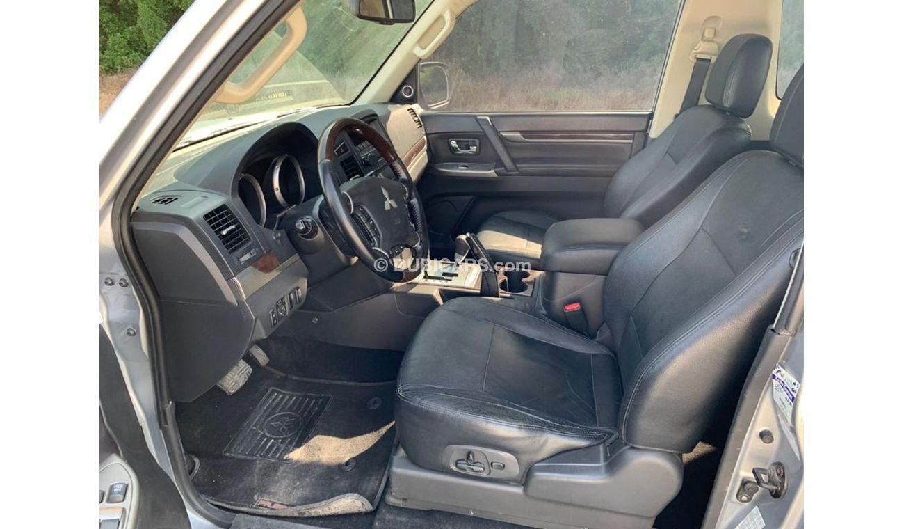 Mitsubishi Pajero Mitsubishi pajero 3.8 2013 full options no 1