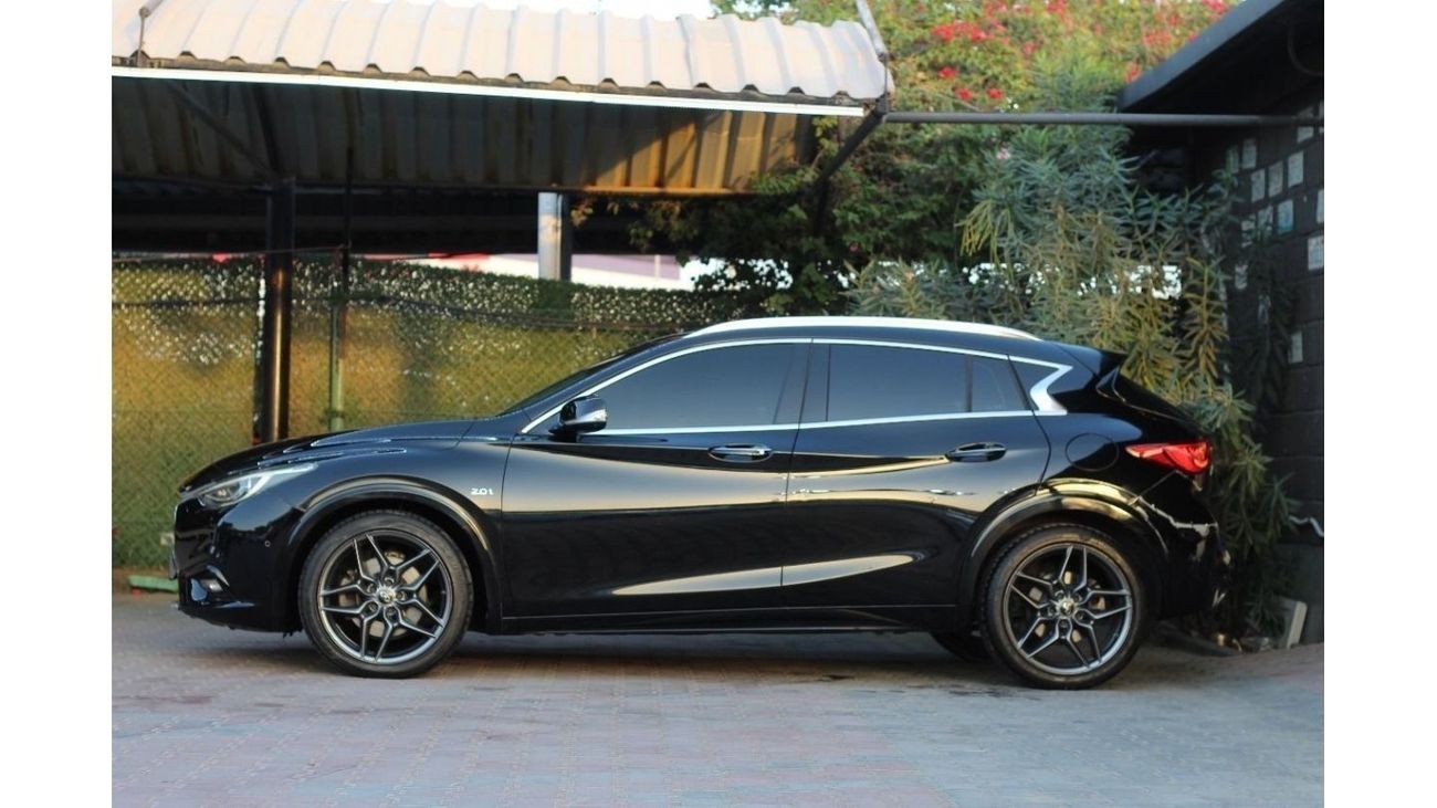 Infiniti Q30 Sport