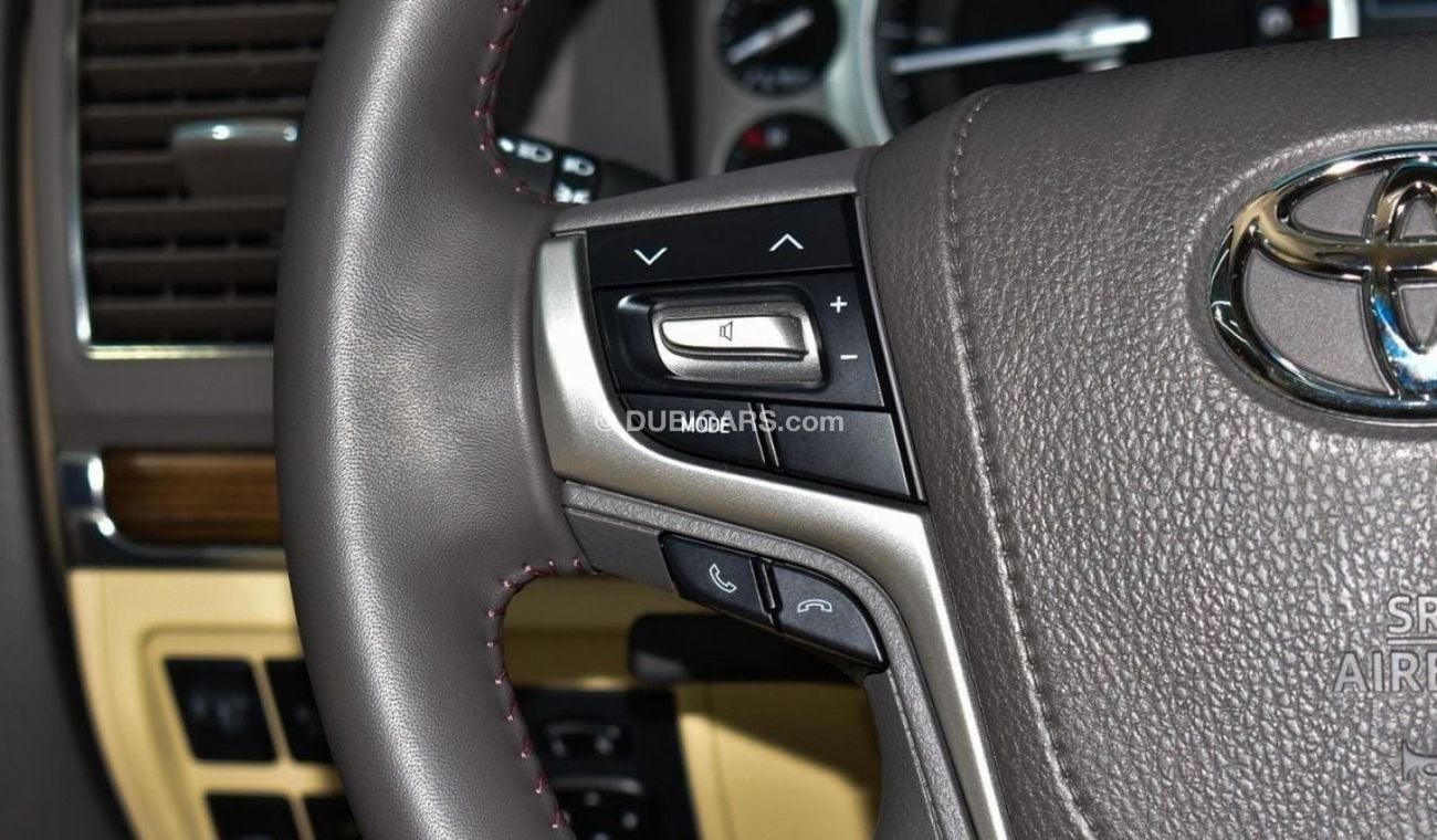 Toyota Land Cruiser TOYOTA LAND CRUISER VXR 5.7L V8 2021 GCC SPECS