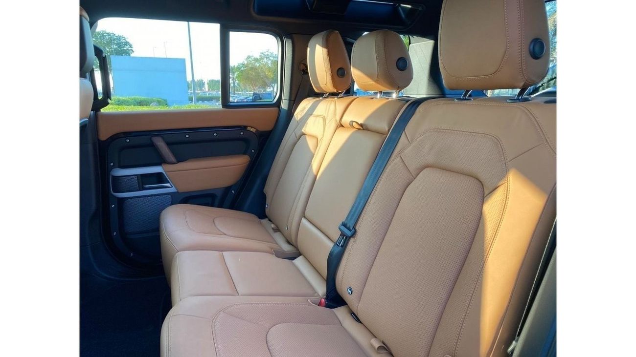 Land Rover Defender HSE 110 BRAND NEW GCC SPEC UNDER WARRANTY AND SERVICE