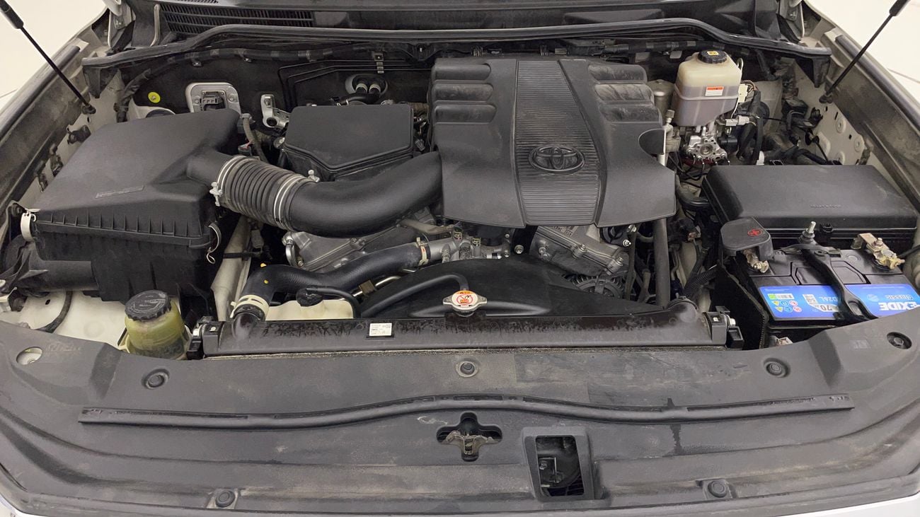 تويوتا لاند كروزر GXR GRAND TOURING 4 | بدون دفعة مقدمة | اختبار القيادة في المنزل