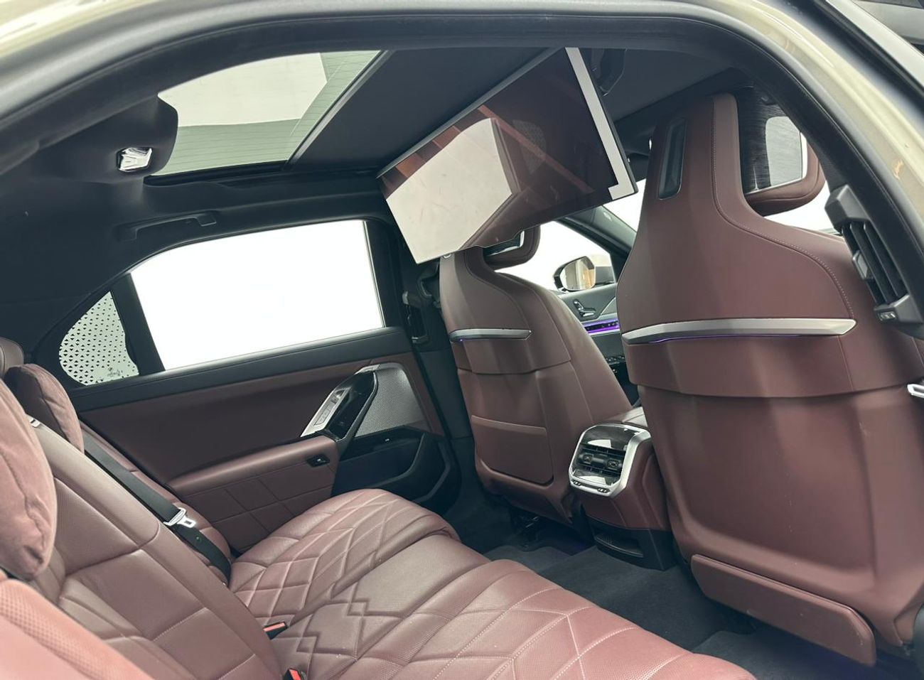 BMW 735i 2023 BMW 735i M-Sport, 2028 BMW Warranty and Service Pack, BMW Service History, GCC