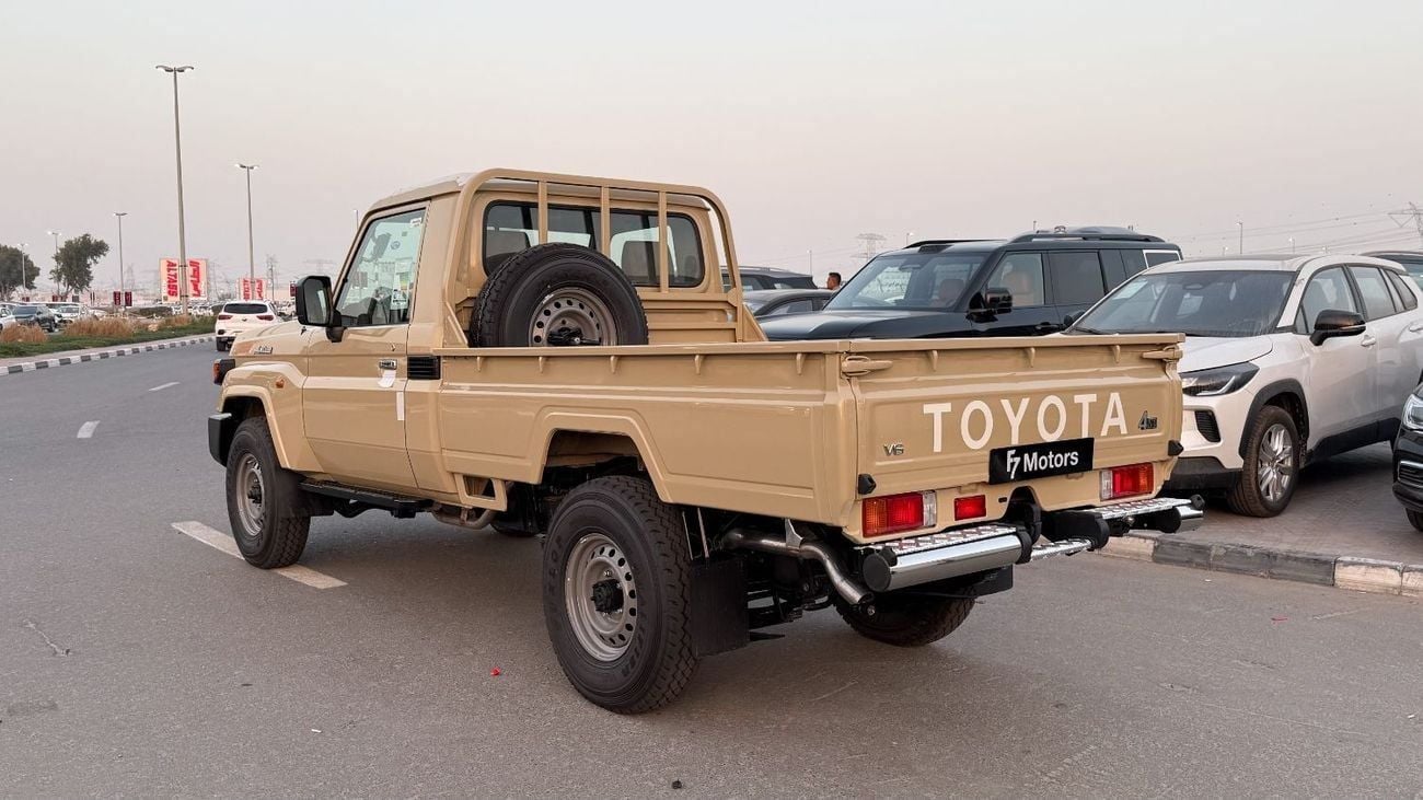 تويوتا لاند كروزر بيك آب Std 4.0L Single Cab Utility 4WD