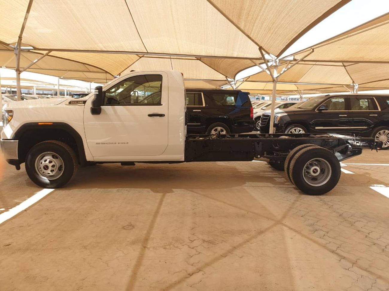 جي أم سي سييرا 6.7 V8 PETROL 159 INCH WHEELBASE