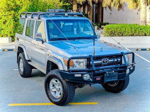 تويوتا لاند كروزر 70 2013 LHD Top Of Options