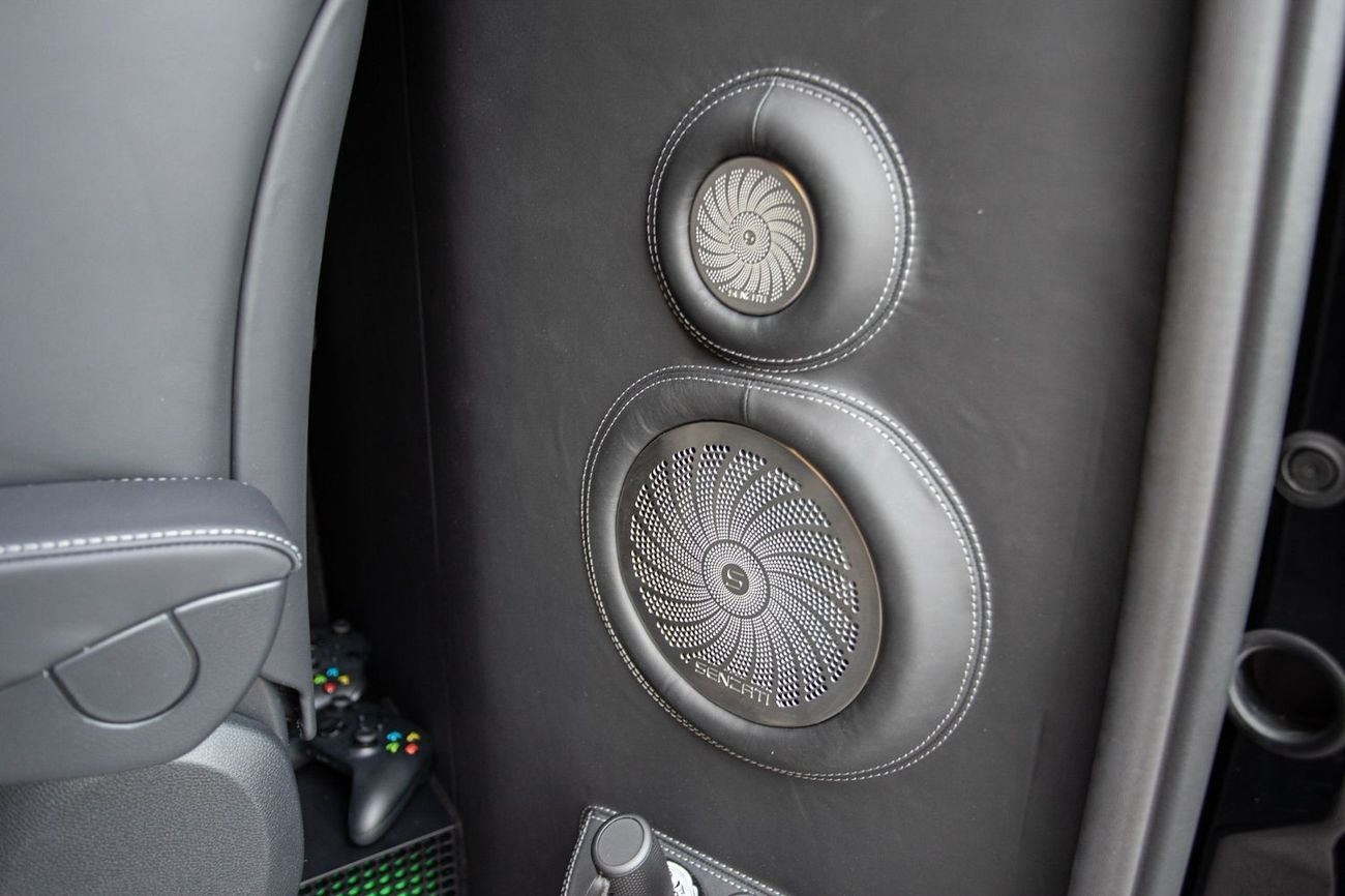 Mercedes-Benz V 300 Senzati GCC VIP Interior. Mercedes-Benz Approved Conversion