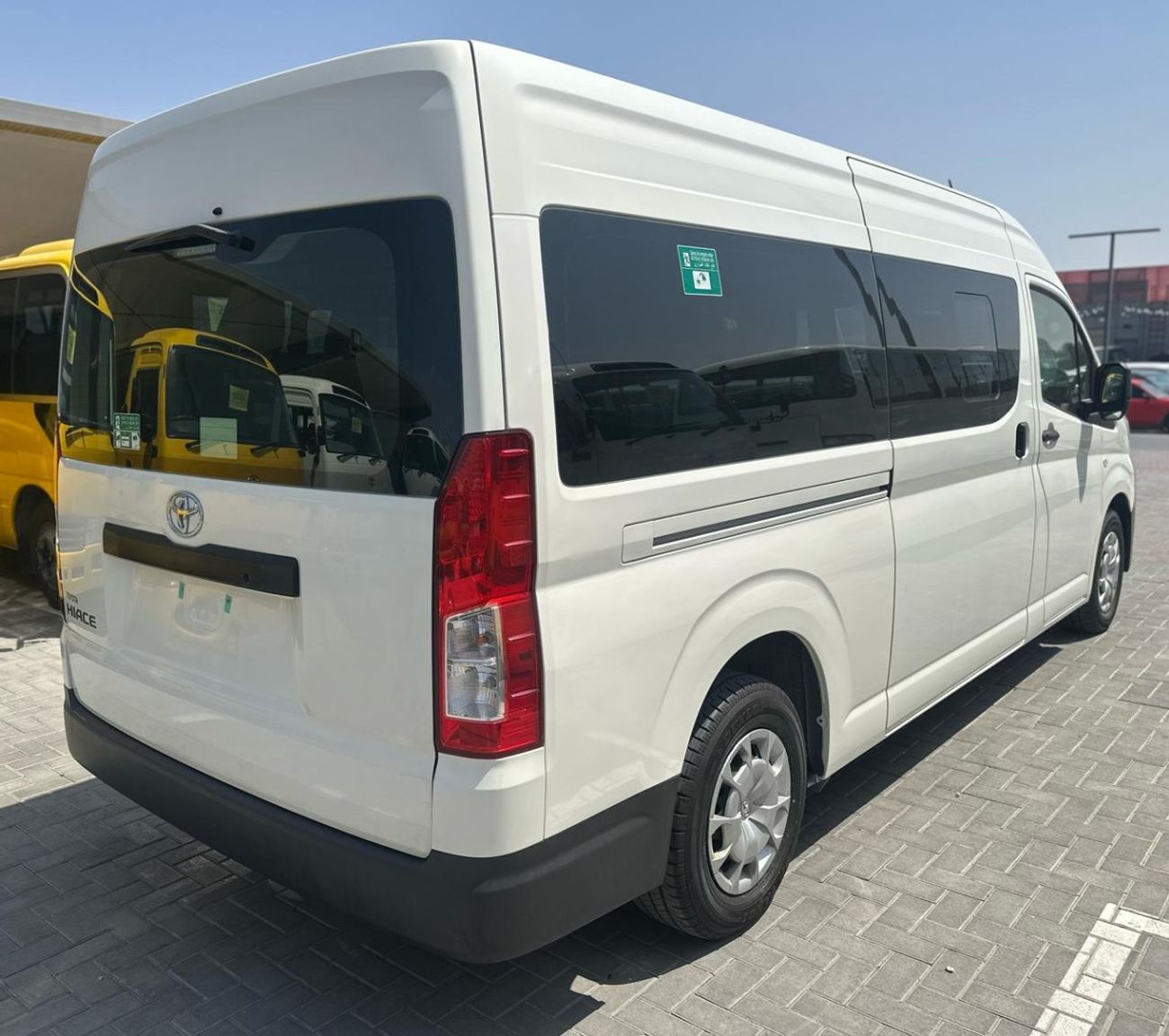 Toyota Hiace GL -High Roof Commuter 3.5L M/T
