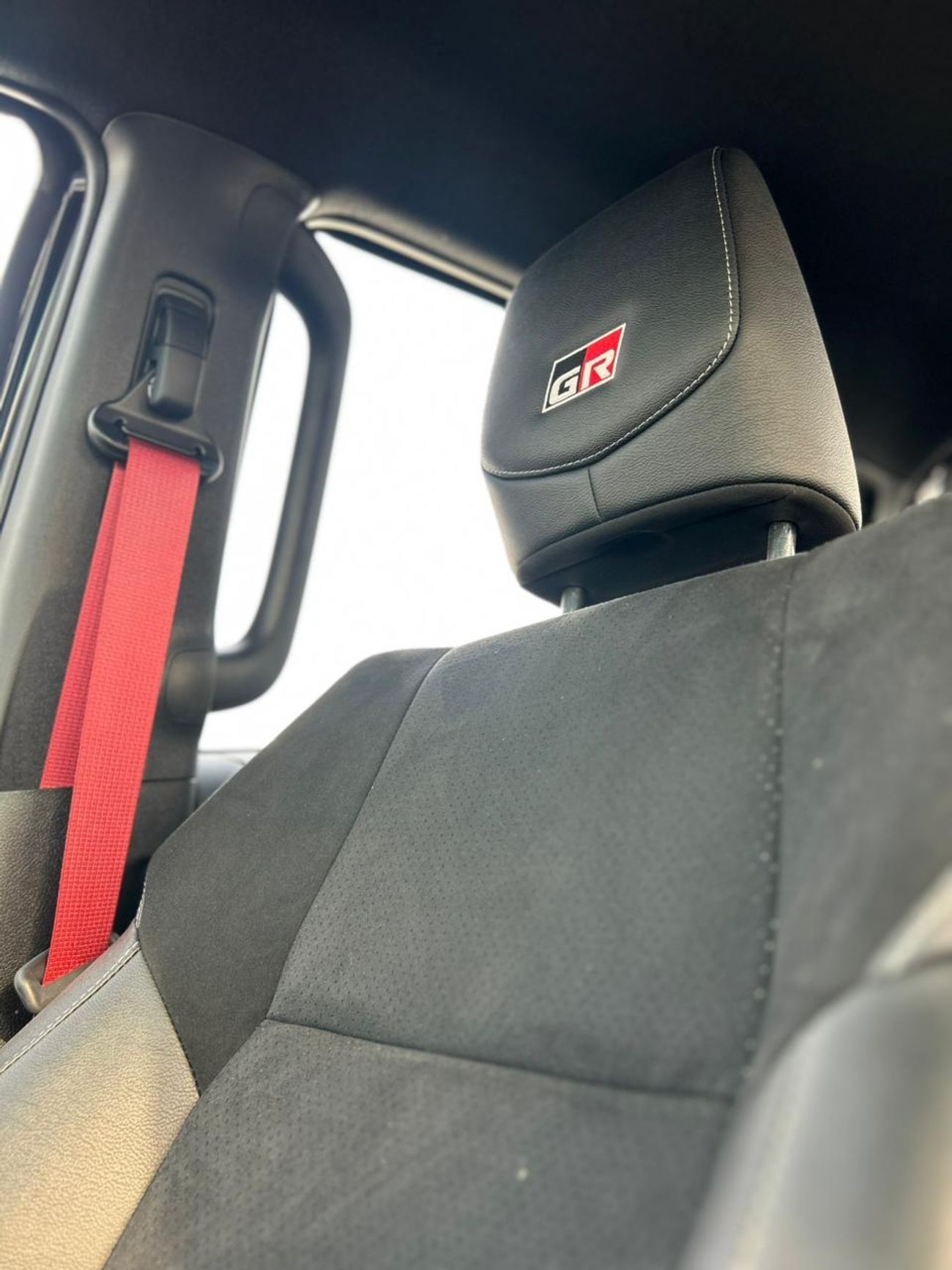 تويوتا هيلوكس Toyota Hilux Toyota Hilux GR Sport 4.0L