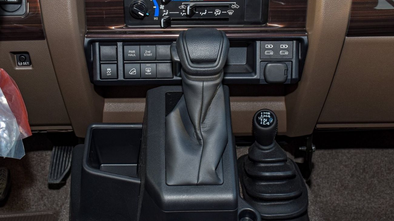 Toyota Land Cruiser 70 4.0K V6