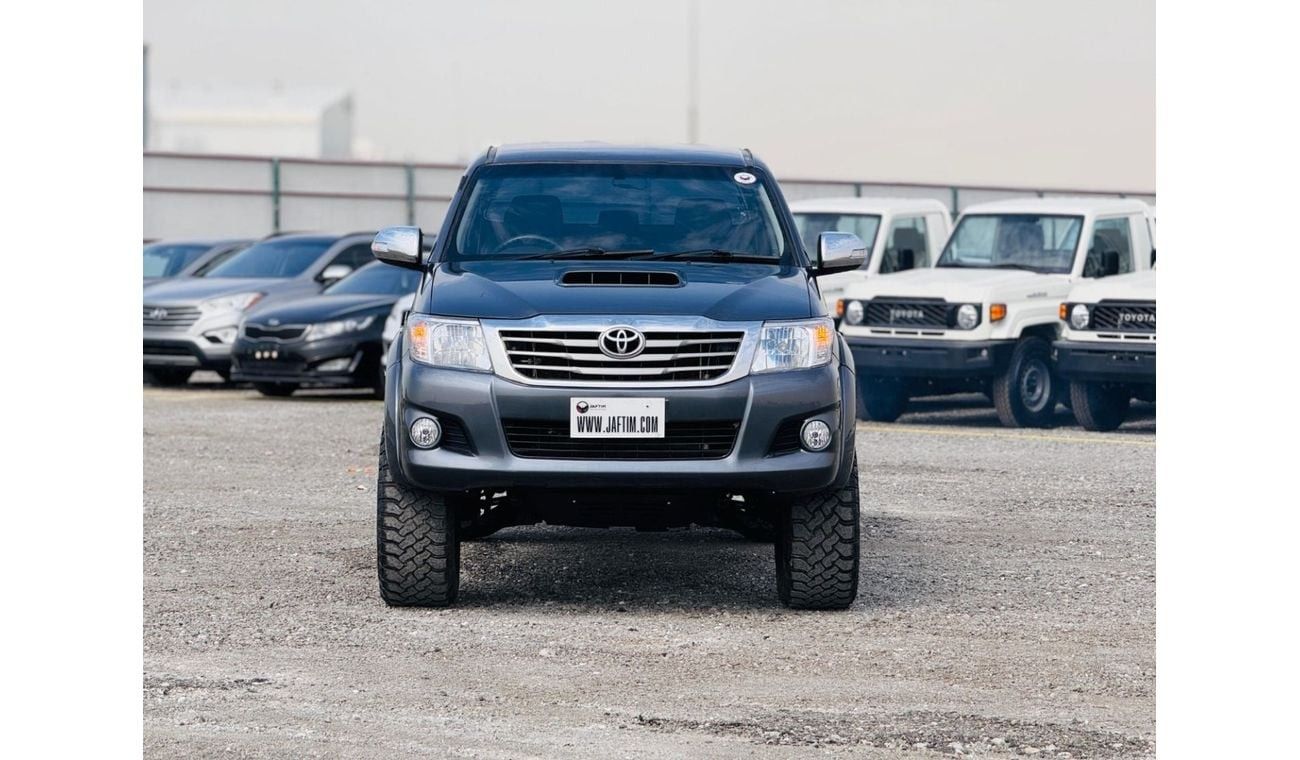 تويوتا هيلوكس 3.0L Diesel MT | OFF Road Tyres | ALLOY RIMS | ROLL BAR | GOOD CONDITION
