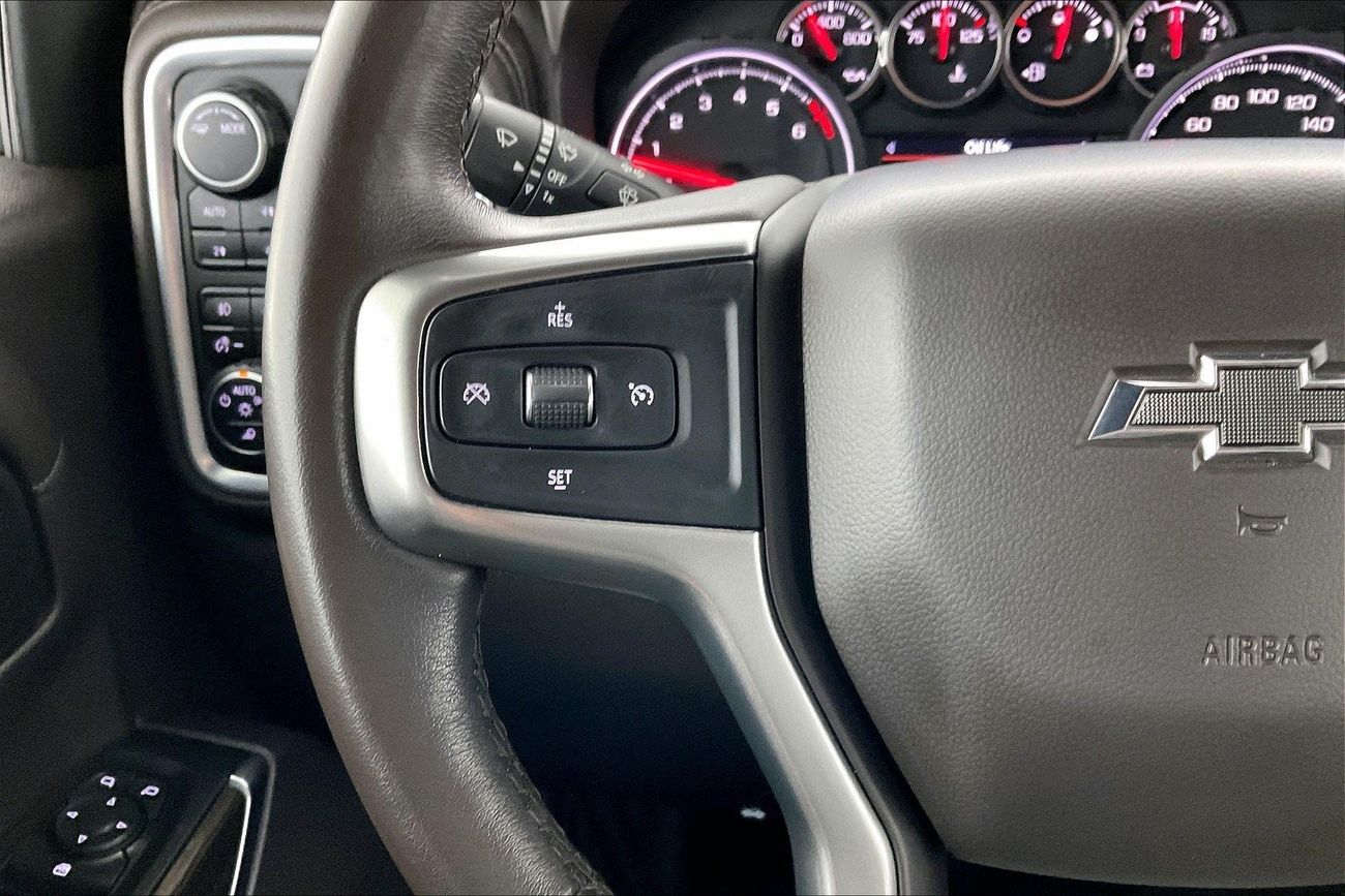 Chevrolet Silverado LT Z71 Trail Boss - Crew Cab| 1 year free warranty | Flood Free