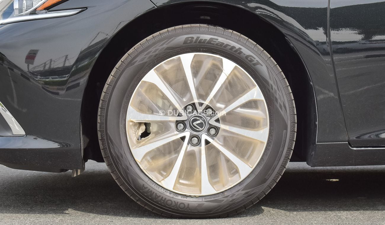 Lexus ES 300 h Hybrid | GCC Specification | 2023 | with AMAZING OFFER