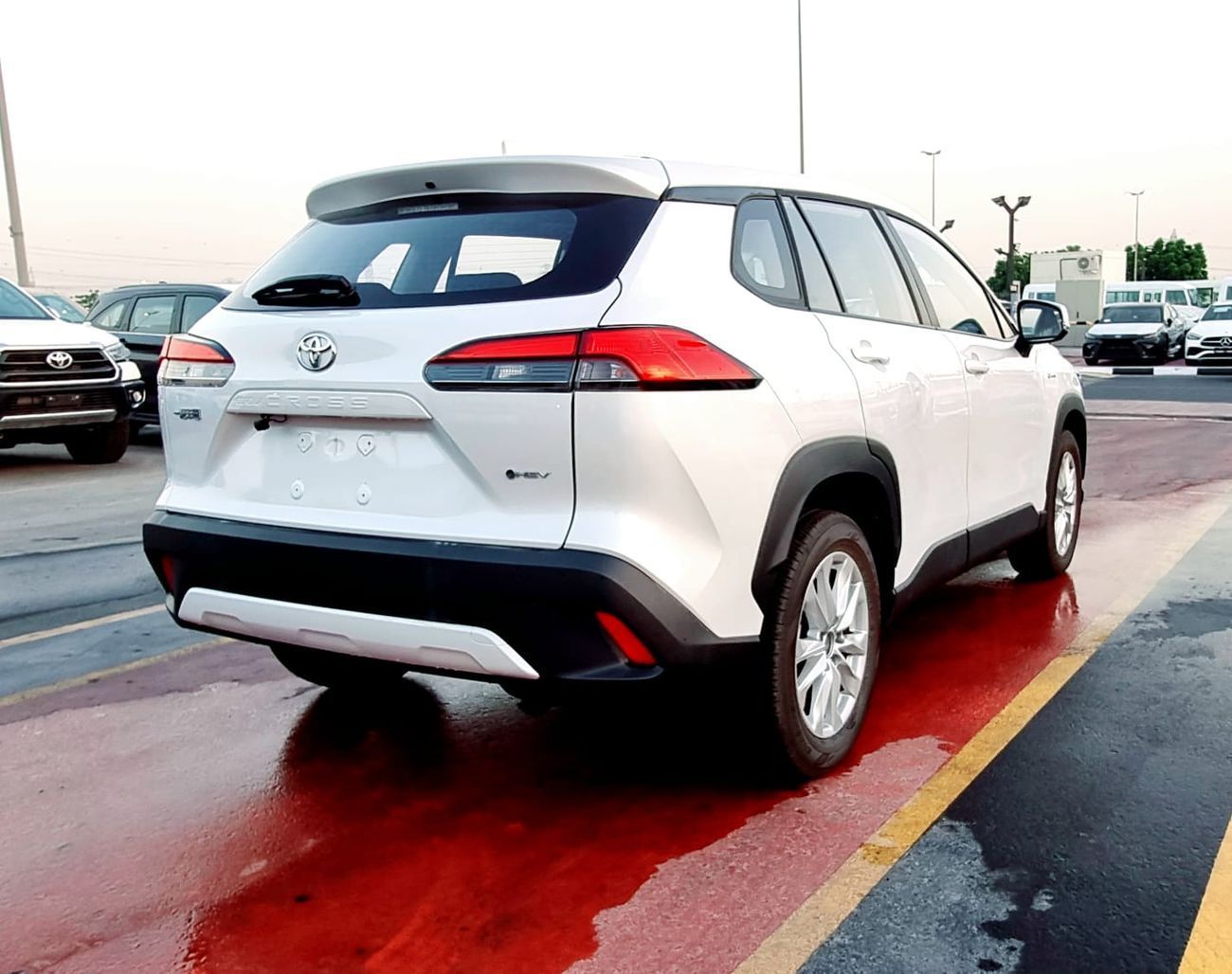 تويوتا كورولا كروس TOYOTA COROLLA CROSS 2.0L HYBRID WITH RADAR MY 2025