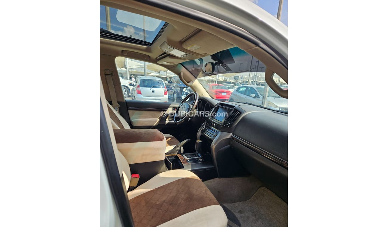 Toyota Land Cruiser 2010 vxr v8