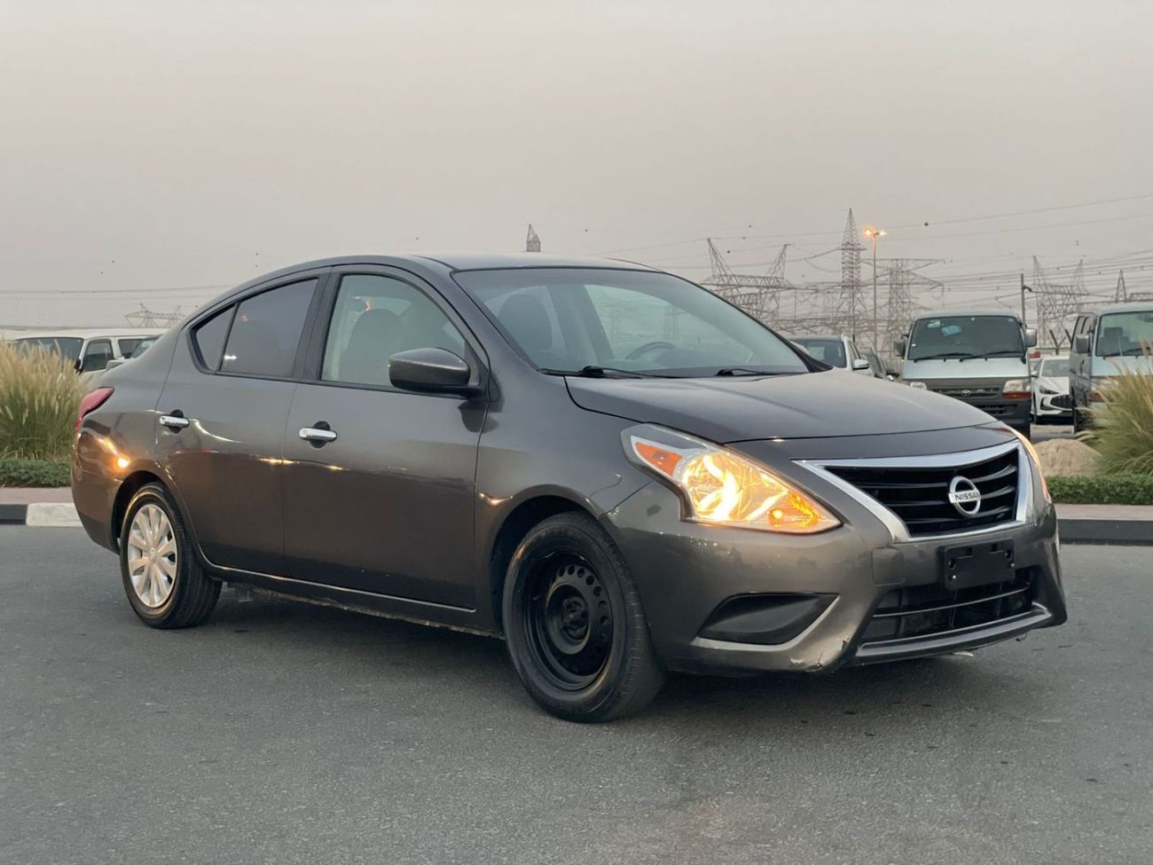 Nissan Versa 2017 Nissan Versa (Sunny) SV 1.5L V4 MidOption  Economical