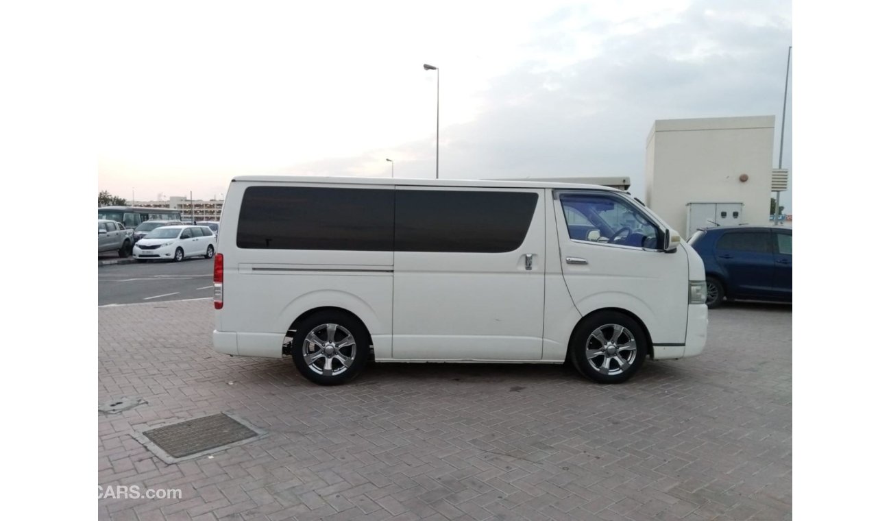 تويوتا هاياس TOYOTA HIACE RIGHT HAND DRIVE (PM1005)