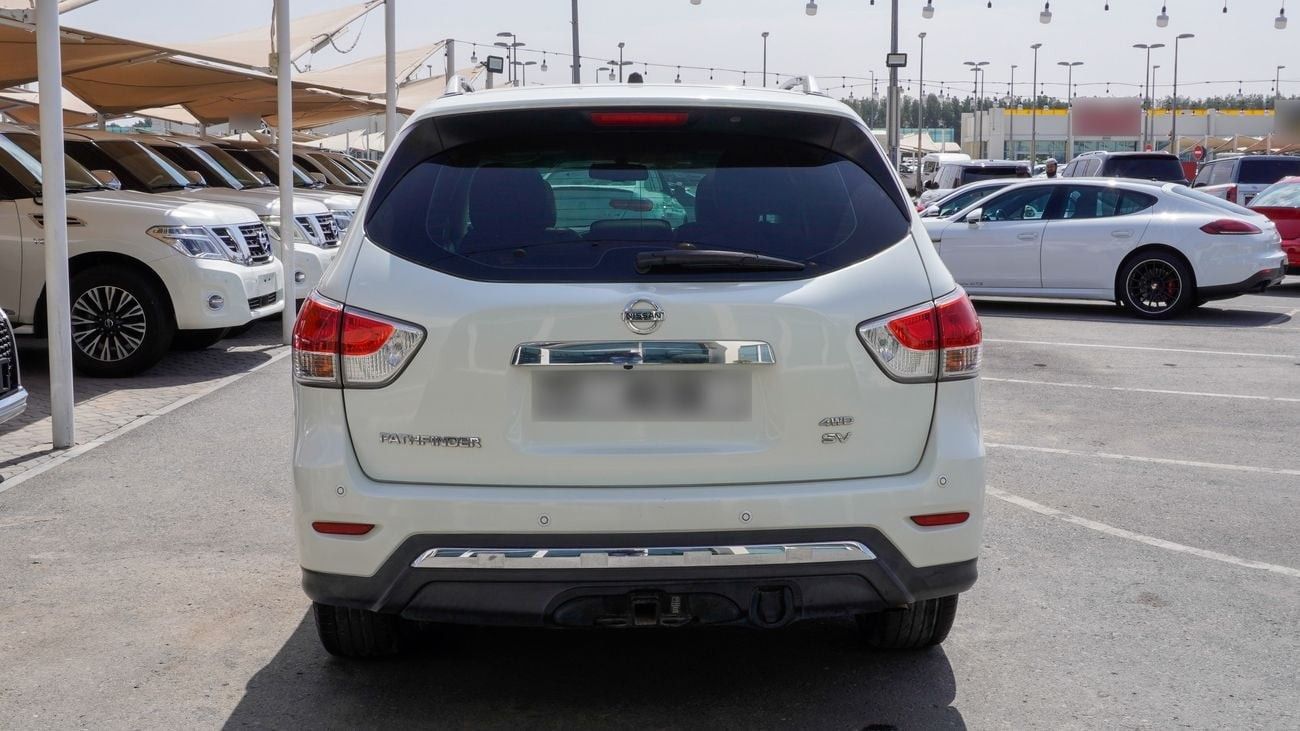 Nissan Pathfinder SV