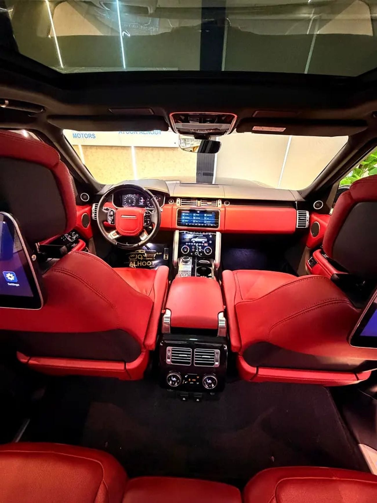 Land Rover Range Rover AUTOBIOGRAPHY KIT RR VOGUE || GCC II FULLY LOADED I| PANORAMA I| SCREENS II HEADS UP DISPLAY