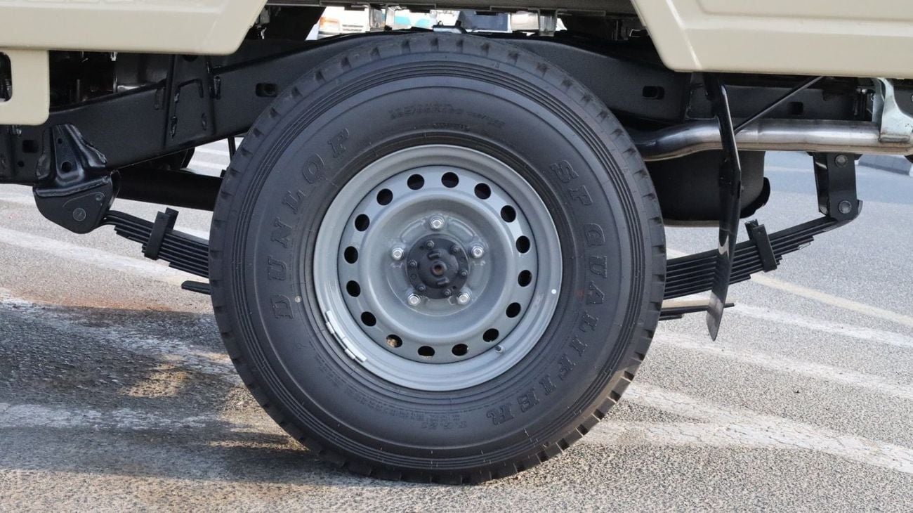 تويوتا لاند كروزر بيك آب V Std 4.0L Single Cab Utility 4WD