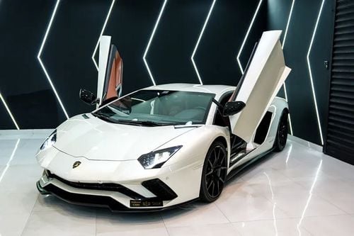 Lamborghini Aventador S Coupe, Lifting System, Transparent Engine Bonnet, Sensonum Audio, GCC Specs!!