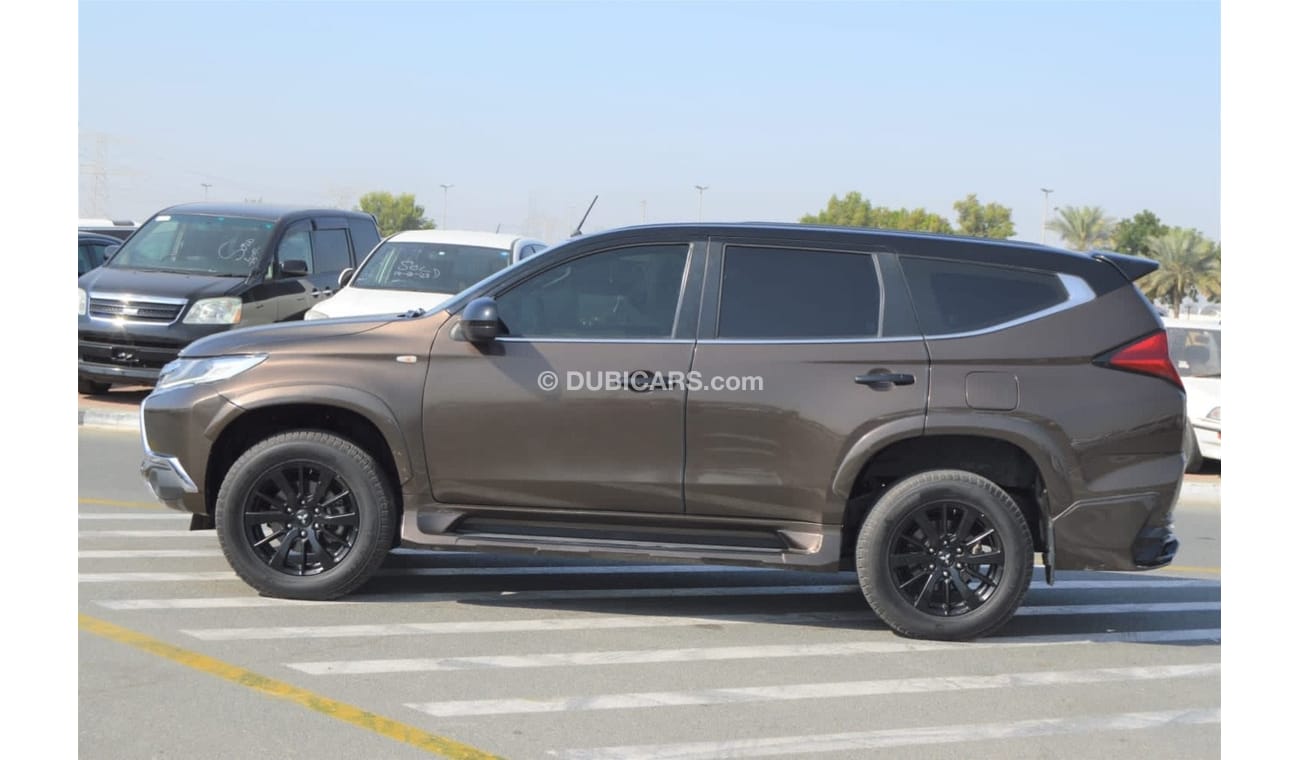 Mitsubishi Montero Full option clean car