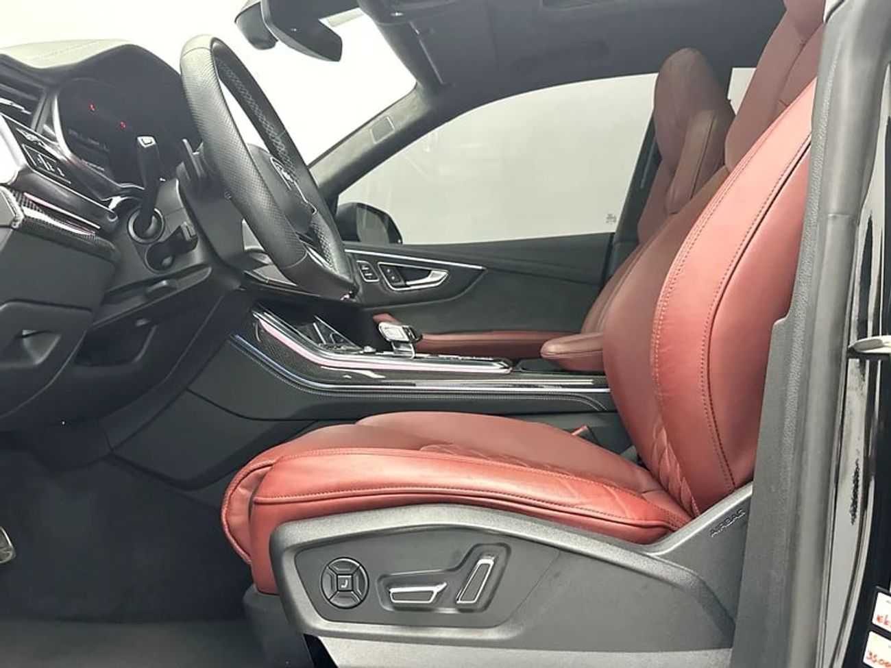 Audi SQ8 TFSI quattro 507hp (Ref# 033063)