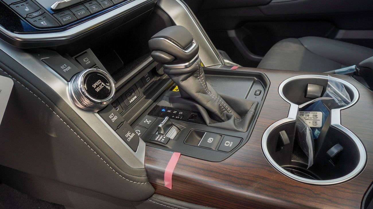 تويوتا لاند كروزر VX 4.0L V6