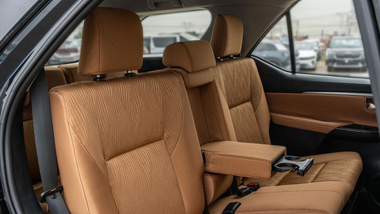تويوتا فورتونر VXR 2026 Toyota Fortuner VX 4.0L AT Petrol (Black-Tan)