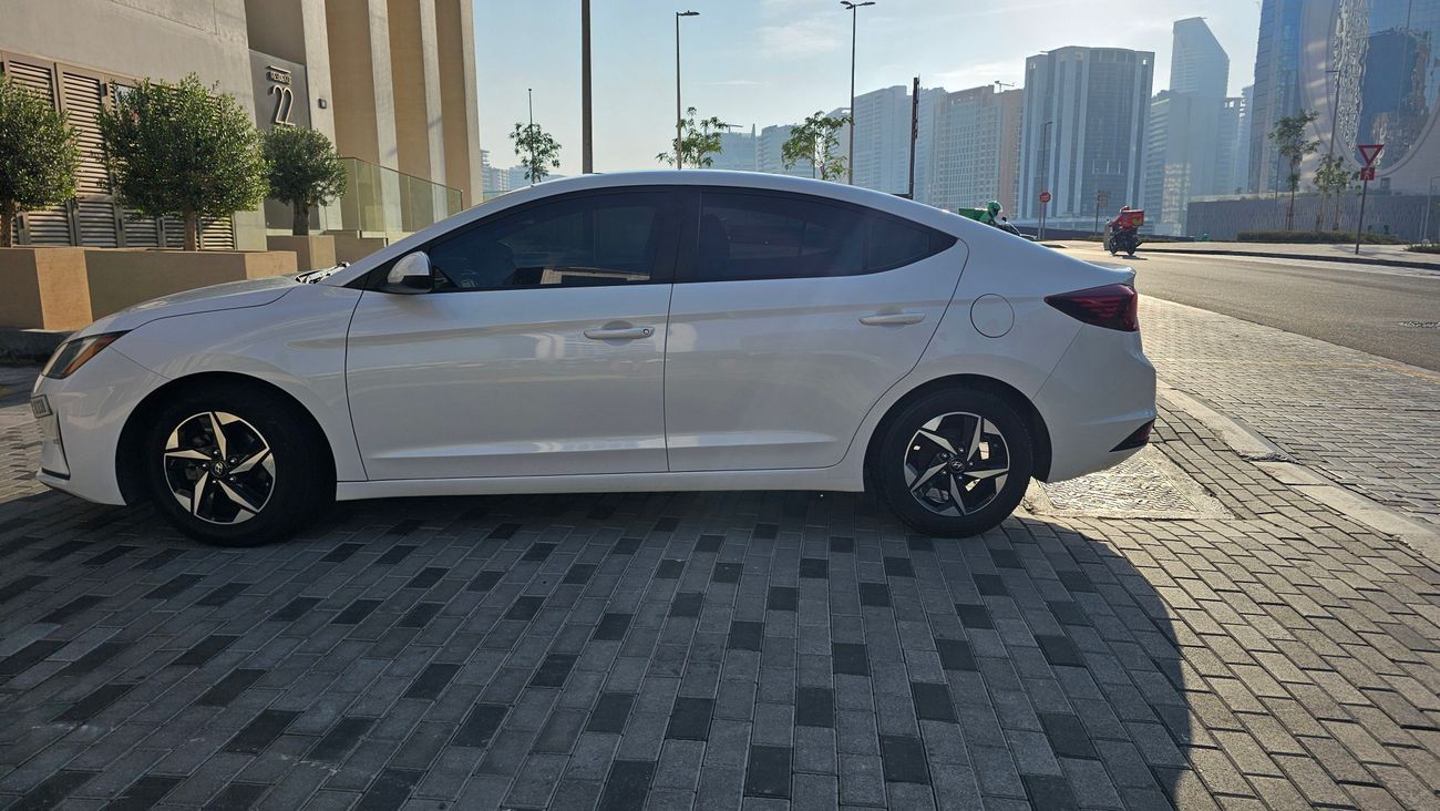 هيونداي إلانترا SE