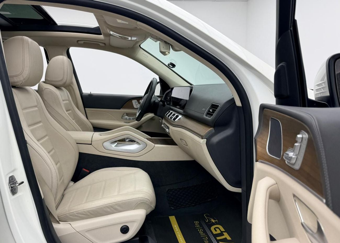 Mercedes Benz GLE450 4MATIC 2020 Mercedes-Benz GLE 450 4MATIC, Warranty, Excellent Condition, GCC