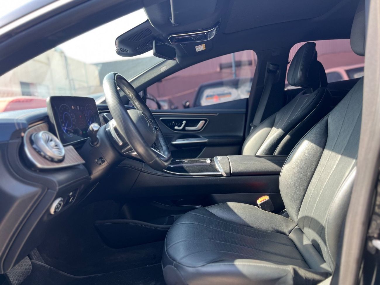 Mercedes-Benz EQE 350+ Premium + EQE 350 | 2023 | 4MATIC | 292HP