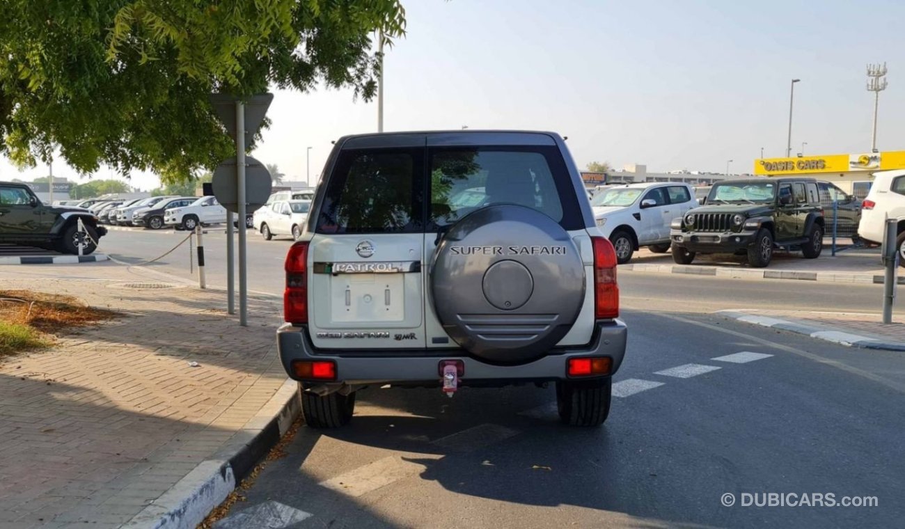 Nissan Patrol Super Safari 4.8L V6 Agency Warranty Full Service History GCC