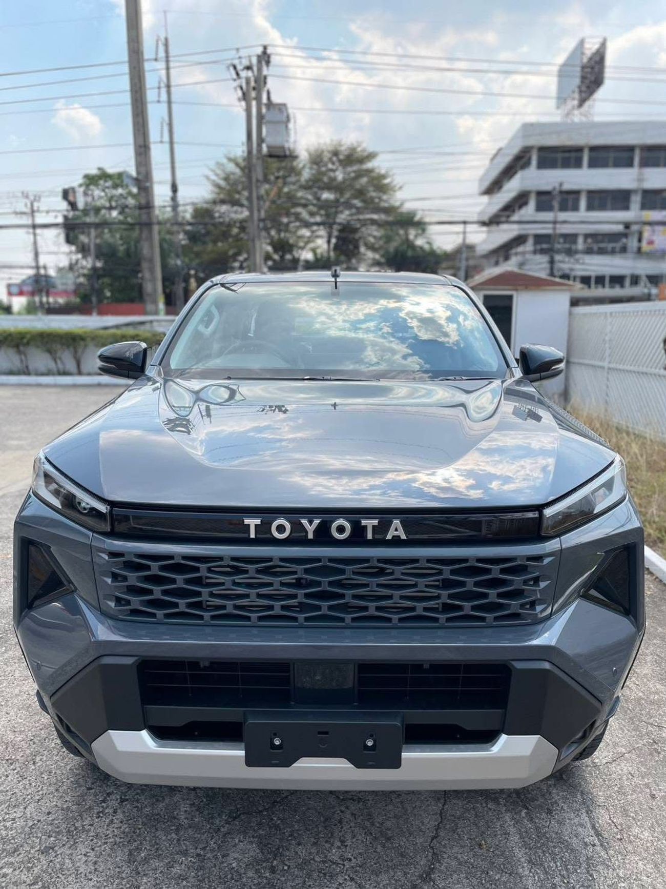 تويوتا هيلوكس Toyota travo manual gear RHD diesel engine