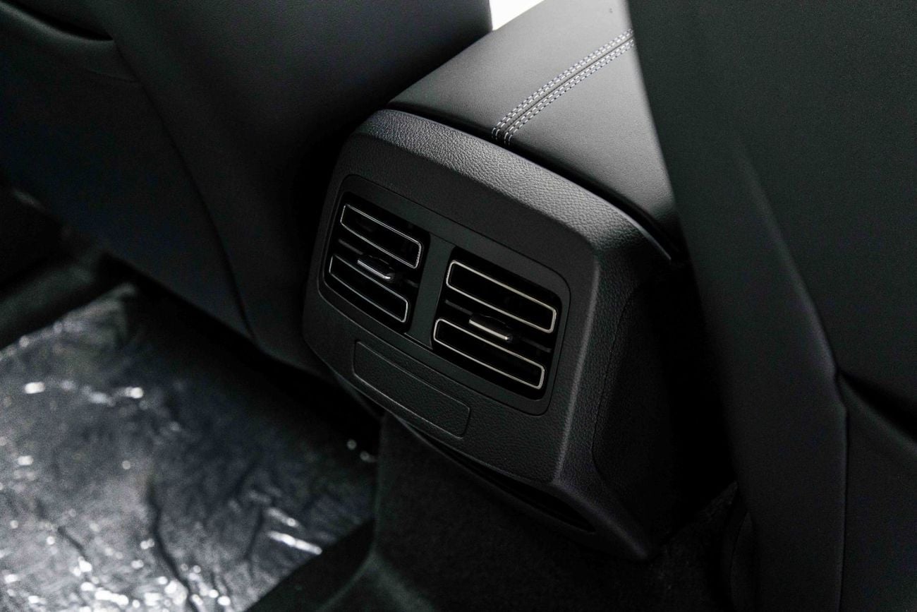 بي واي دي ديسترويار 05 DM-I Luxury 1.5L Plug in Hybrid - White Inside Grey | Export Only