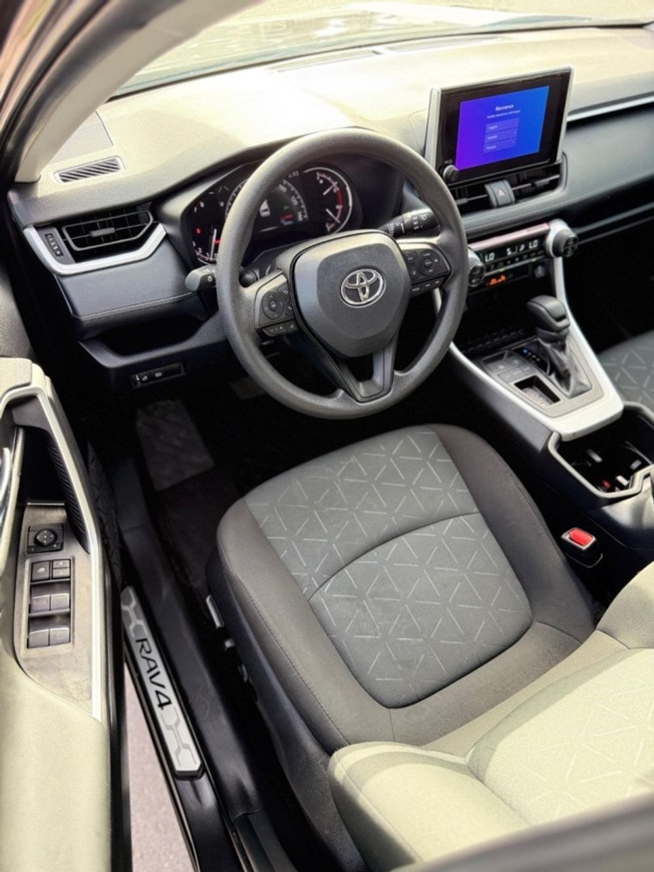 تويوتا راف ٤ XLE 2.5 leather seats, push start