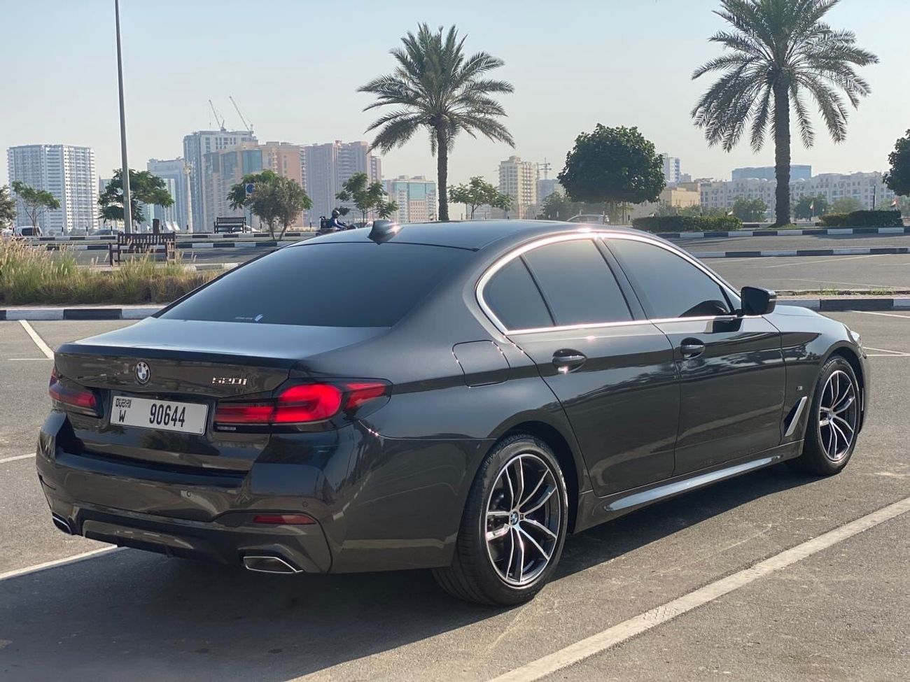 بي أم دبليو 520i