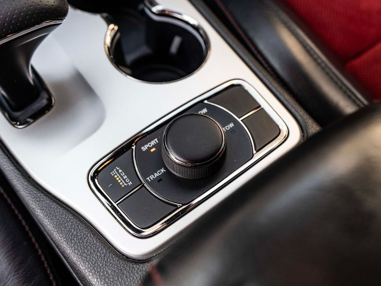 جيب جراند شيروكي SRT 6.4L