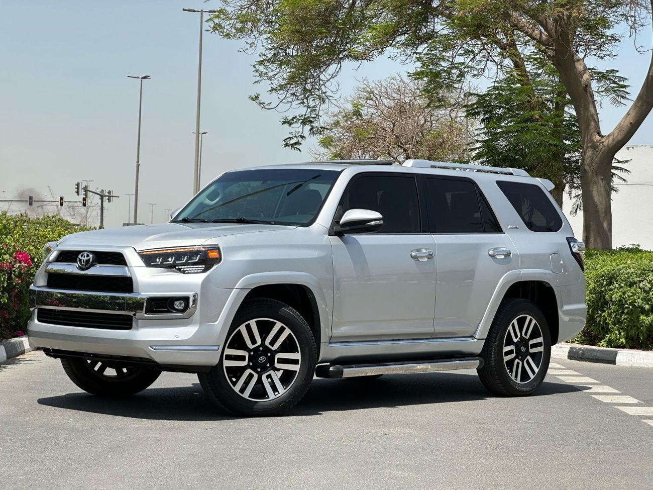 تويوتا Runner4 TOYOTA 4RUNNER LIMITED | FULL OPTION | 7 SEATS & 4X4 | UAE PASS