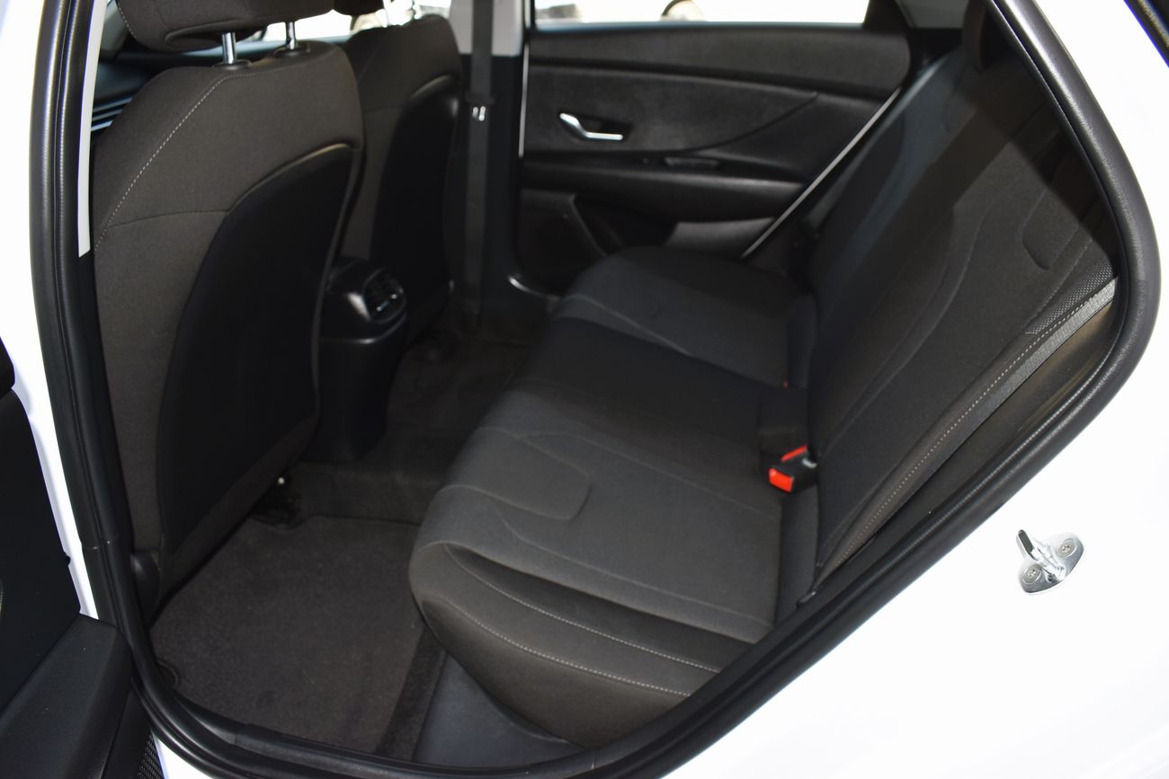 Hyundai Elantra AED 899 PM | 1.6L SMART GCC DEALER WARRANTY