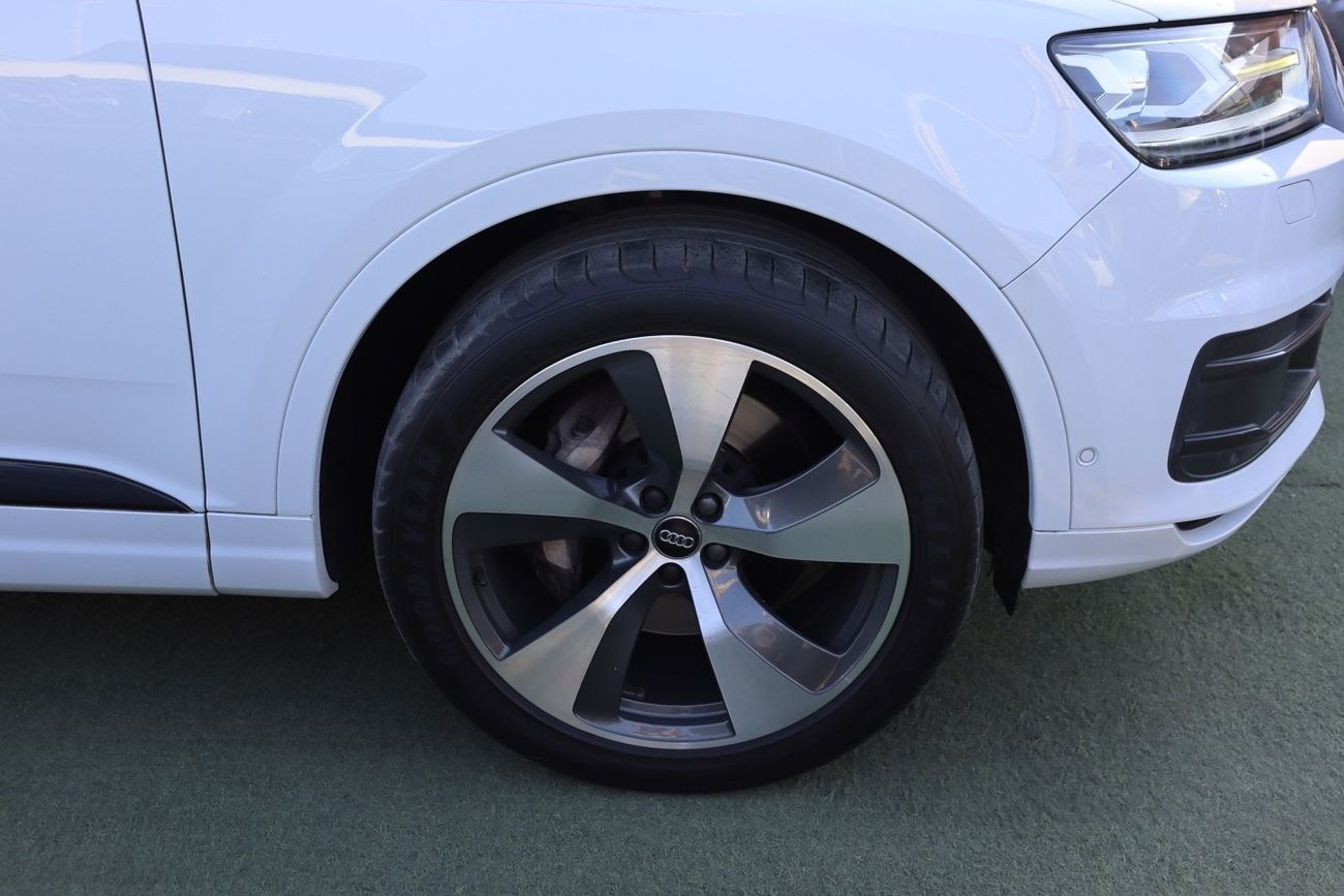 أودي Q7 AUDI Q7 S-Line / 2017 / GCC / Original Paint/ Full Option