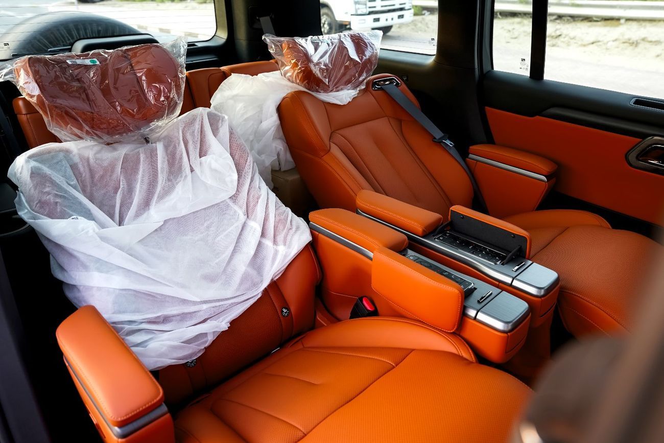 روكس 01 2025 ROX 01 VIP Hybrid 6-Seaters GCC with 2 keys AWD 0Km