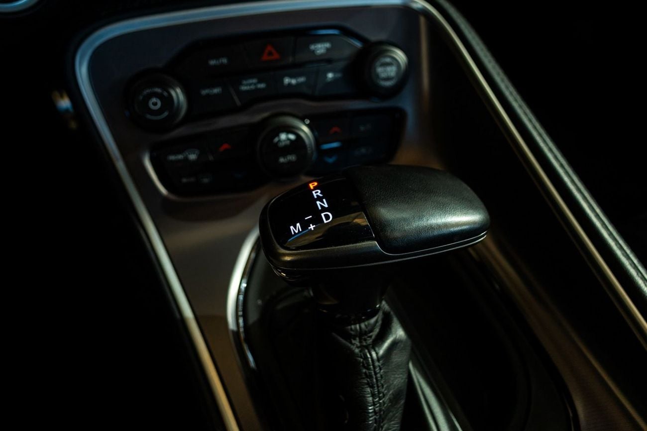 Dodge Challenger R/T 5.7L (370 HP) Dodge Challenger R/T 2021 GCC | Warranty