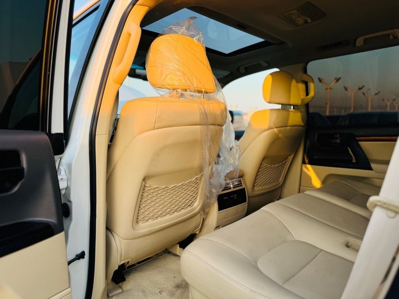 Toyota Land Cruiser GXR Toyota Land Cruiser 2015 Full option