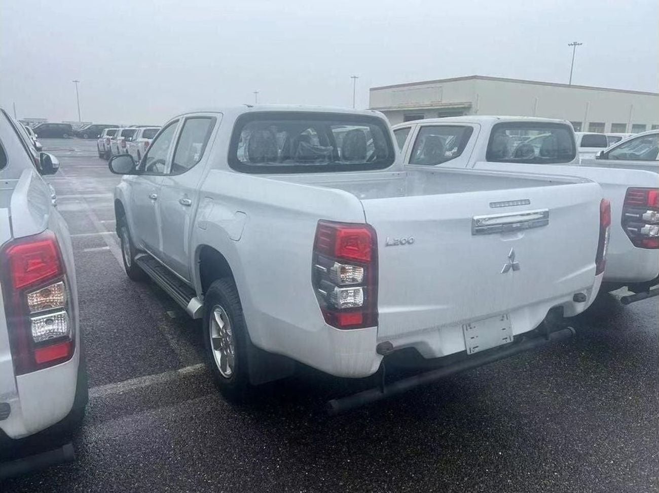 Mitsubishi L200 GL MITSUBISHI L200 BASIC DIESEL AUTO- S72 2.2L 2022