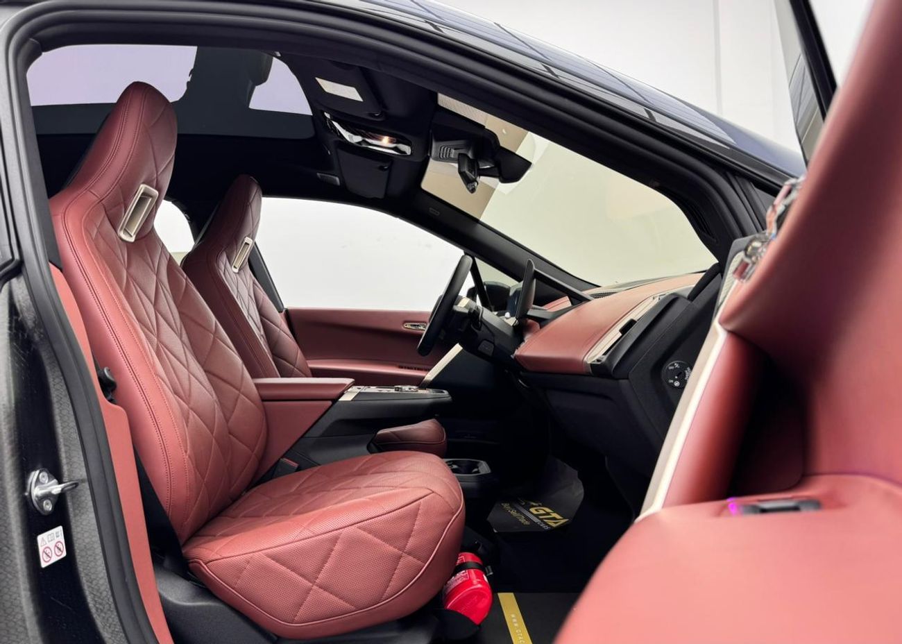 BMW iX 2023 BMW iX xDrive40, 2028 BMW Warranty, 2029 WMW Service Pack, 2031 BMW Battery Warranty, GCC