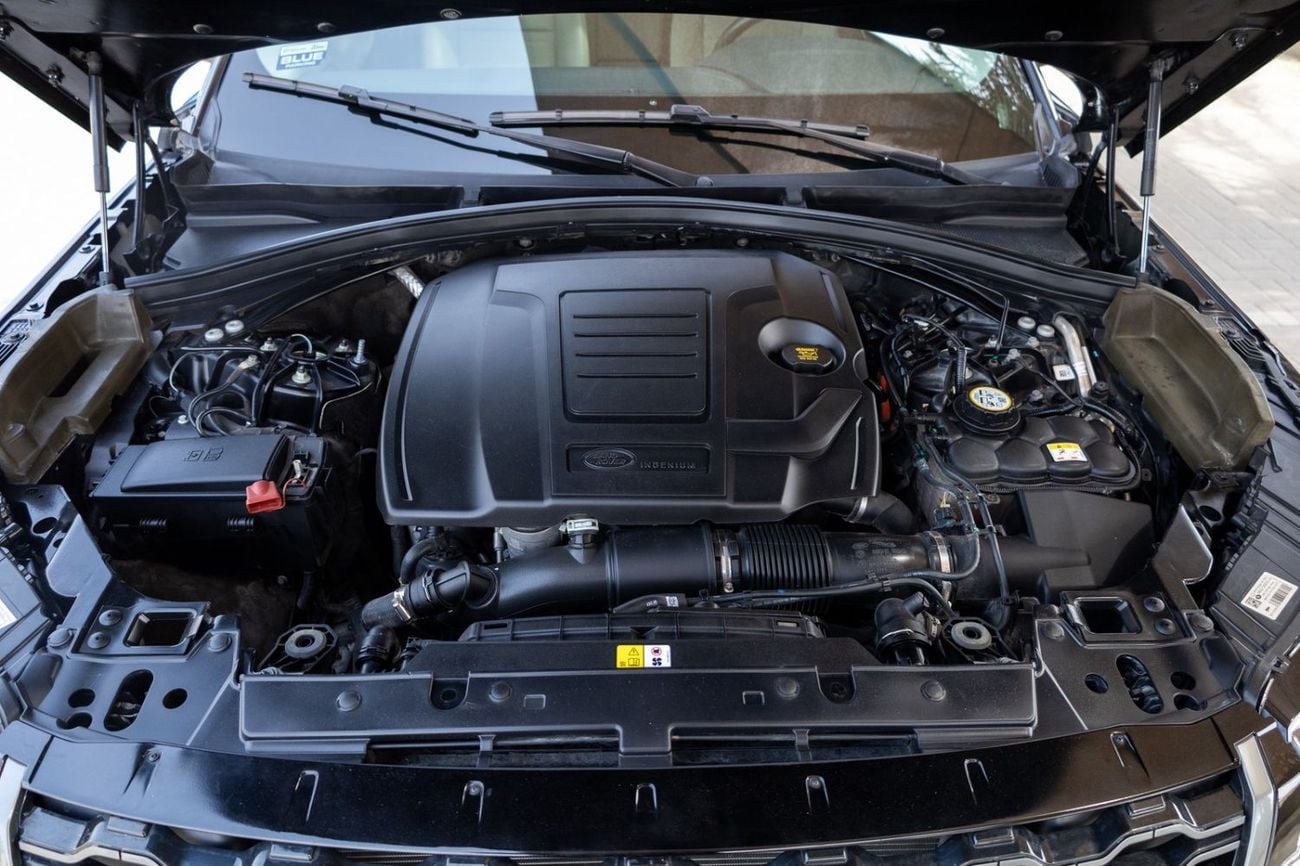 Land Rover Range Rover Velar P250 R-Dynamic SE 2.0L Range Rover Velar R-Dynamic SE 2022 GCC | Agency Warranty