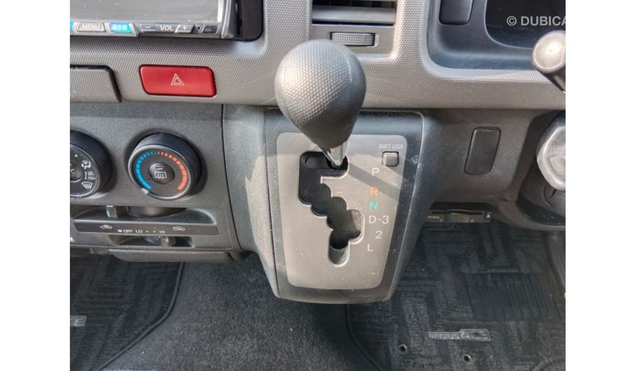 Toyota Hiace TOYOTA HIACE VAN RIGHT HAND DRIVE (PM1474)